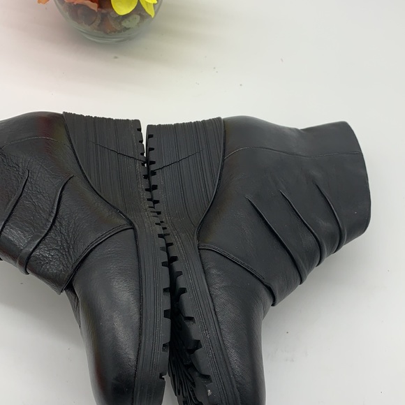 Earth Dune Black Leather Wedge Bootie / Sz 10 - Picture 5 of 8